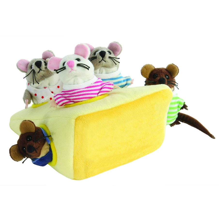 Mäusefamilie im Käse mit Fingerpuppen