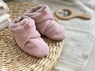 93DCD608_51580 Mode Organic Pink Booties.JPG