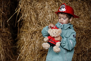 915DC968_3020_FiremanTeddyBoy_LOW.jpg