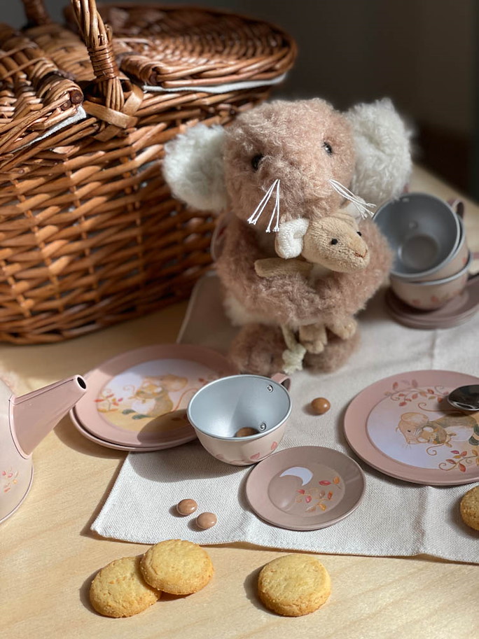 Zinn Tee-Set Maus im Weidenkorb