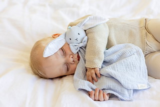 639D9B1B_4262_MuslinBabySleep_LOW.jpg