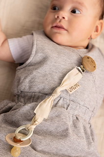 47B47E24_Eco-Friendly-Pacifier-Holder.jpg