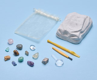 1CF274C5_E2103-Dazzling-Dig-Kit-Contents-RGB.jpg