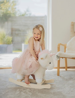 D1EBDC49_4332_GirlDressSmile_HIGH.jpg