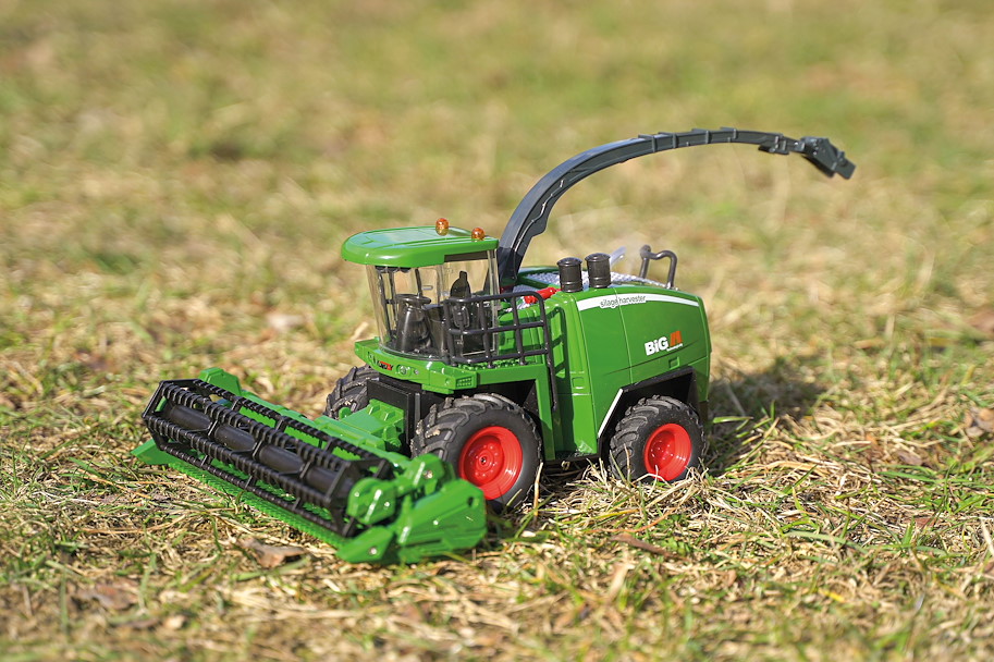 Mähdrescher, ferngesteuert, 1:24